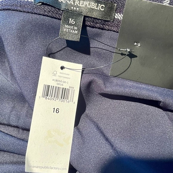 Banana Republic Navy
Stripe Faux Wrap A-Line Skirt Banana Republic Factory - Picture 9 of 10